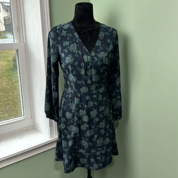 slim fit dress slacks Rent Abercrombie & Fitch Long Sleeve Satin Draped Dress In Green main image 0